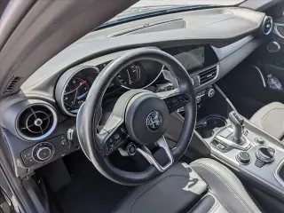 Alfa Romeo Giulia 2023 Veloce 4dr Sedan