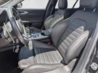 Alfa Romeo Giulia 2023 Veloce 4dr Sedan