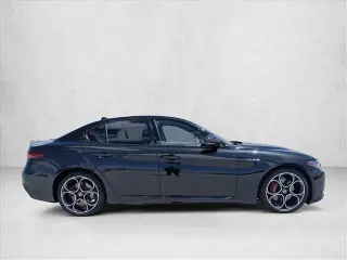 Alfa Romeo Giulia 2023 Veloce 4dr Sedan