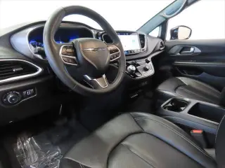 Chrysler Pacifica 2025 Select 4dr Mini-Van