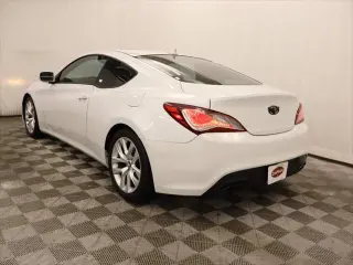 Hyundai Genesis Coupe 2013 2.0T Premium 2dr Coupe