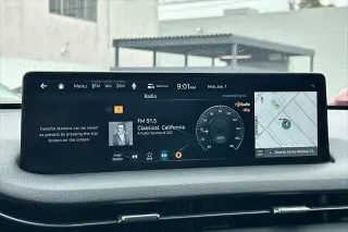 Genesis GV70 2023 AWD 2.5T Standard 4dr SUV