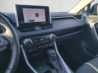 Toyota RAV4 2025 XLE 4dr SUV