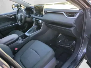 Toyota RAV4 2025 XLE 4dr SUV