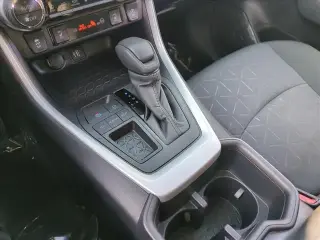 Toyota RAV4 2025 XLE 4dr SUV