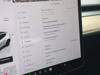 Tesla Model Y 2022 AWD Long Range 4dr Crossover