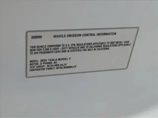Tesla Model Y 2022 AWD Long Range 4dr Crossover