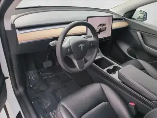 Tesla Model Y 2022 AWD Long Range 4dr Crossover