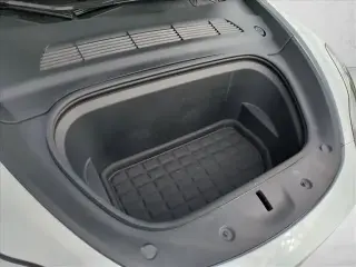 Tesla Model Y 2022 AWD Long Range 4dr Crossover