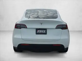 Tesla Model Y 2022 AWD Long Range 4dr Crossover