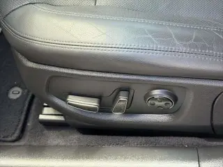 Genesis G80 2018 3.8 4dr Sedan