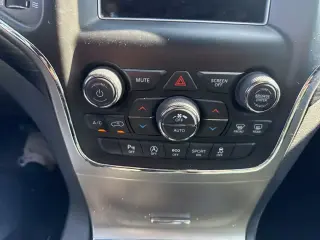 Jeep Grand Cherokee 2021 4x2 Laredo E 4dr SUV