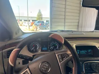 Buick LaCrosse 2012 Leather 4dr Sedan