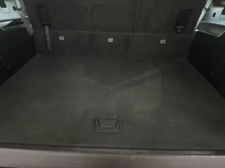 GMC Yukon XL 2018 4x2 SLT Standard Edition 4dr SUV