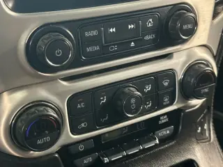 GMC Yukon XL 2018 4x2 SLT Standard Edition 4dr SUV