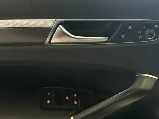 Volkswagen Passat 2017 1.8T R-Line 4dr Sedan