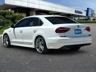 Volkswagen Passat 2017 1.8T R-Line 4dr Sedan