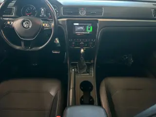 Volkswagen Passat 2017 1.8T R-Line 4dr Sedan