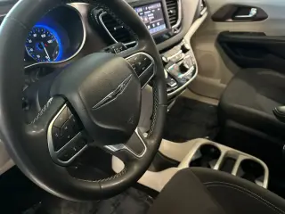 Chrysler Voyager 2023 LX 4dr Mini-Van