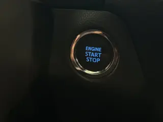 Toyota RAV4 2021 AWD XLE Premium 4dr SUV