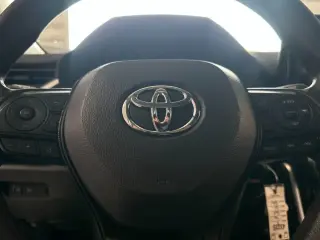 Toyota RAV4 2021 AWD LE 4dr SUV