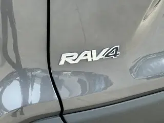 Toyota RAV4 2021 AWD LE 4dr SUV