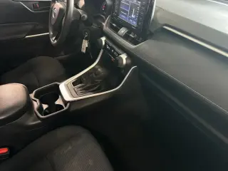 Toyota RAV4 2021 AWD LE 4dr SUV