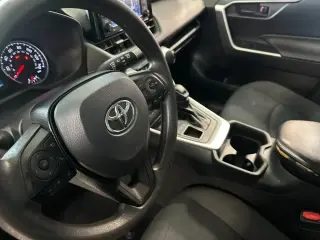Toyota RAV4 2021 AWD LE 4dr SUV