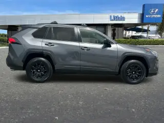 Toyota RAV4 2021 AWD LE 4dr SUV