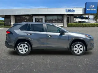 Toyota RAV4 2025 LE 4dr SUV