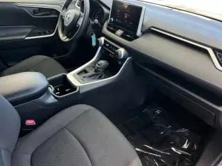 Toyota RAV4 2025 LE 4dr SUV