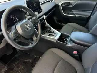 Toyota RAV4 2025 LE 4dr SUV