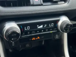 Toyota RAV4 2024 XLE 4dr SUV