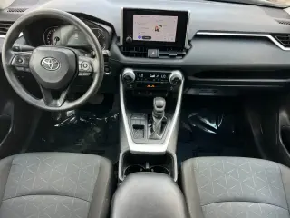 Toyota RAV4 2024 XLE 4dr SUV