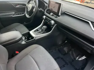 Toyota RAV4 2024 XLE 4dr SUV