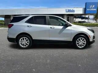 Chevrolet Equinox 2022 4x4 LS 4dr SUV w/1FL