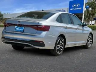 Volkswagen Jetta 2025 SE 4dr Sedan