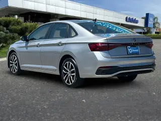 Volkswagen Jetta 2025 SE 4dr Sedan