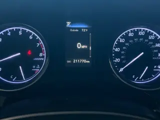 Toyota Camry 2018 SE 4dr Sedan