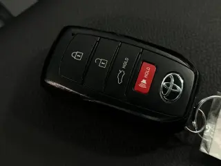 Toyota Camry 2026 SE 4dr Sedan