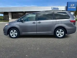 Toyota Sienna 2015 LE 7-Passenger Auto Access Seat 4dr Mini-Van