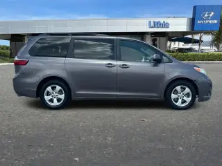 Toyota Sienna 2015 LE 7-Passenger Auto Access Seat 4dr Mini-Van
