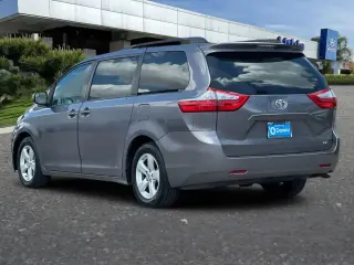 Toyota Sienna 2015 LE 7-Passenger Auto Access Seat 4dr Mini-Van