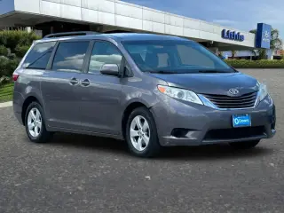 Toyota Sienna 2015 LE 7-Passenger Auto Access Seat 4dr Mini-Van