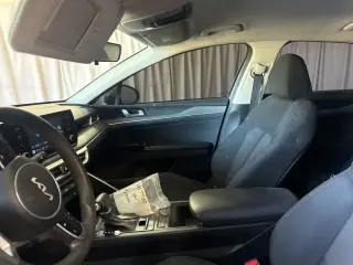 Kia K5 2022 LXS 4dr Sedan