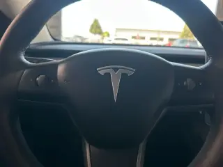 Tesla Model 3 2022 4dr Sedan