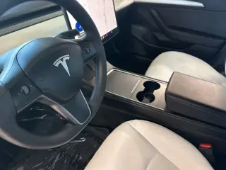Tesla Model 3 2022 4dr Sedan