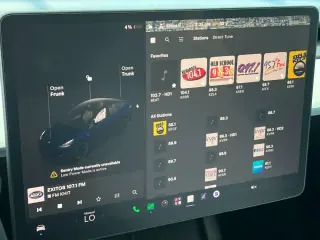 Tesla Model Y 2023 AWD Long Range 4dr Crossover