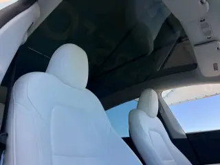 Tesla Model Y 2023 AWD Long Range 4dr Crossover