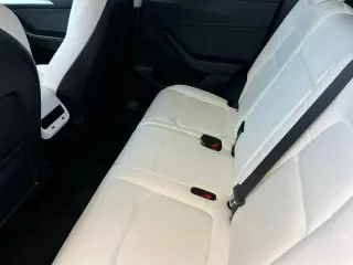 Tesla Model Y 2023 AWD Long Range 4dr Crossover